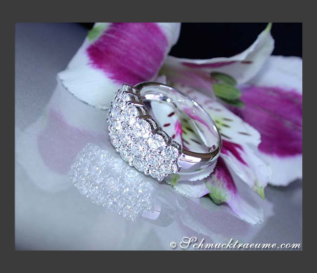 Klassischer Diamanten Ring in Weißgold 750