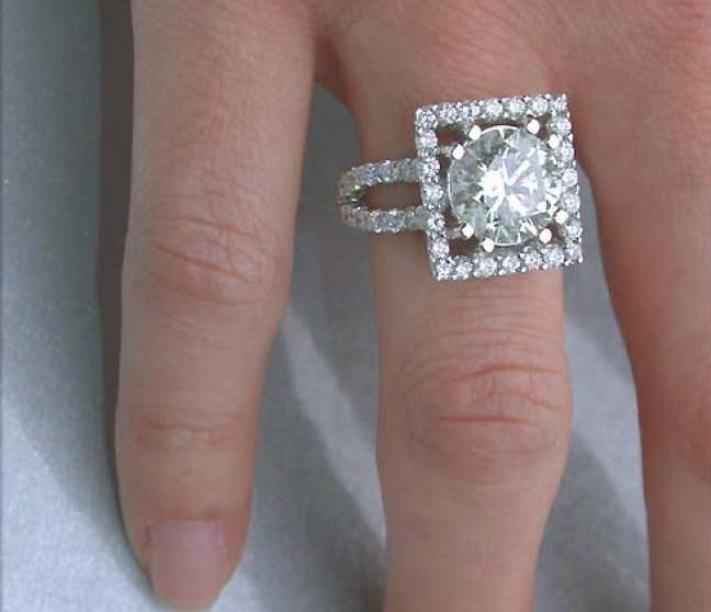 Diamant Ring am Finger
