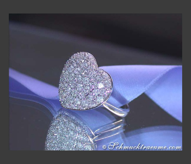 Herz Ring mit Diamanten