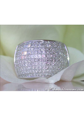 Opulent Princess Diamond Ring
