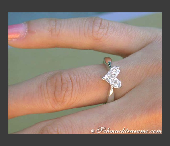 Diamant Ring am Finger