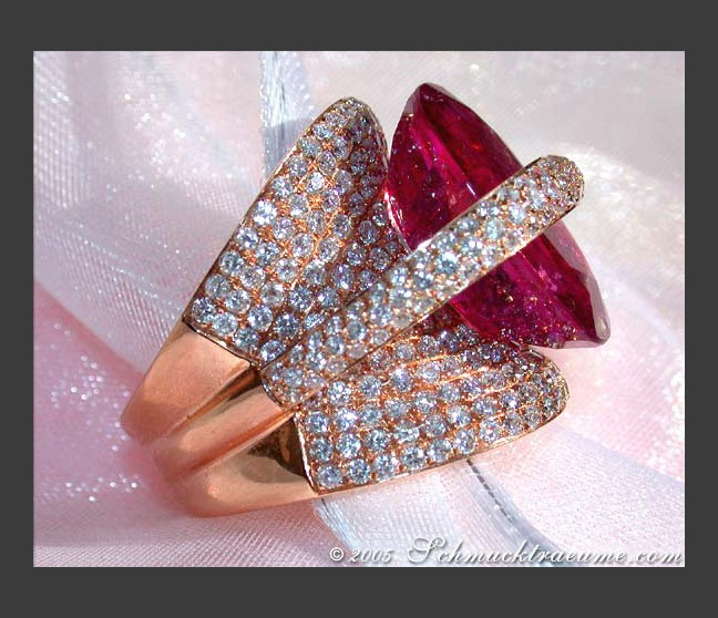 Rubellit Ring mit Brillanten
