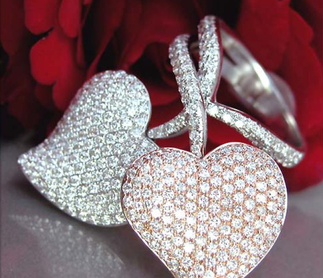 Hochwertiger Damen Schmuck online auf Schmucktraeume.com 