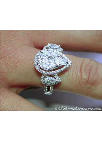 Diamant Tropfen Ring am Finger