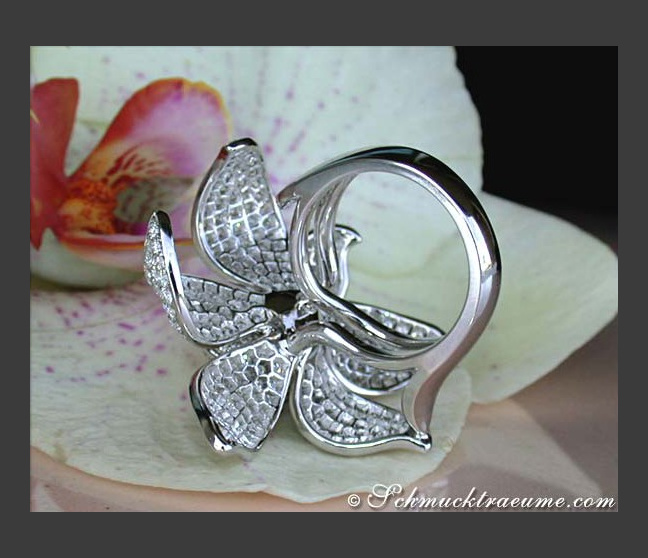 Diamanten Orchidee Ring mit Saphiren