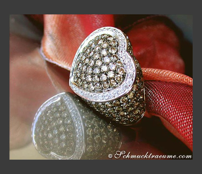 Naturbaune & weiße Brillanten Herz Ring