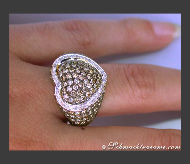 Naturbaune & weiße Brillanten Herz Ring