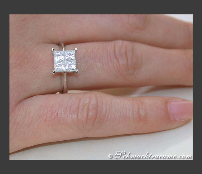 Princess Diamant Ring am Finger