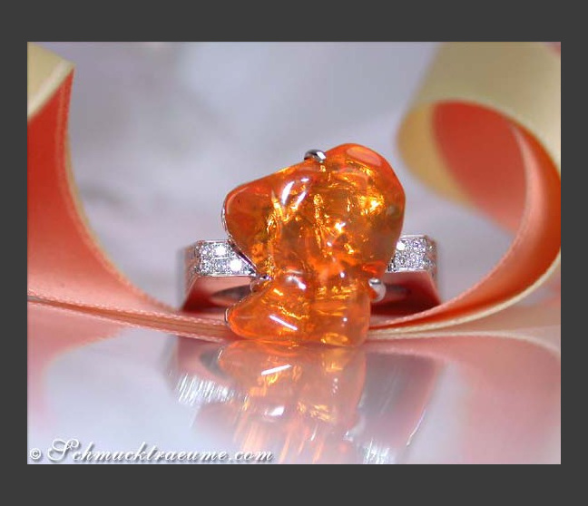 Feueropal Ring mit Brillanten