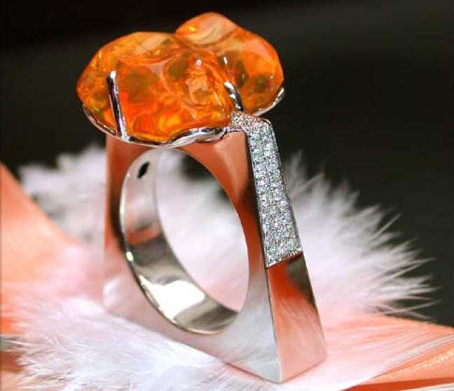Feueropal Ring mit Brillanten