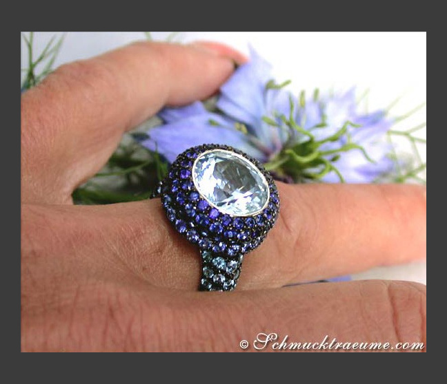 Blautopas Ring mit Saphiren