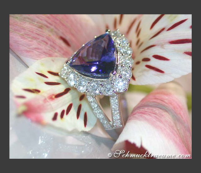 Tansanit Ring mit Brillanten