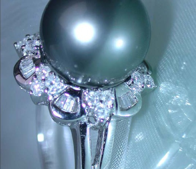 Edler Tahitiperle Ring mit Diamanten (Baguette & Brillant Schliff)