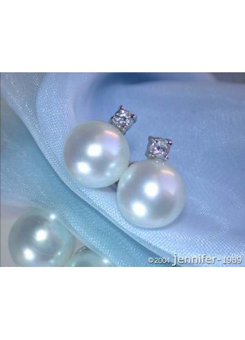 Beautiful Southsea Pearl Studs with Diamonds in White gold 14k