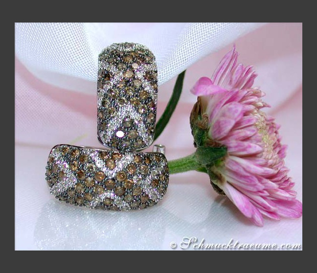 Ohrringe mit braunen Diamanten