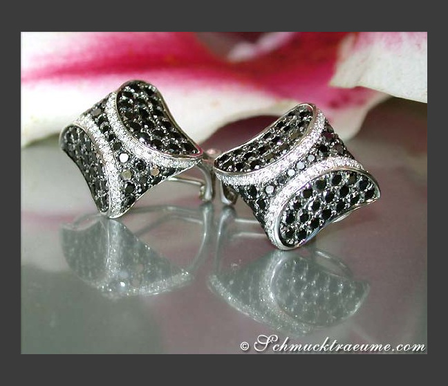 Ohrstecker mit schwarzen Diamanten & Brillanten