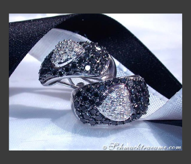 Herz Ohrstecker mit schwarzen Diamanten & Brillanten