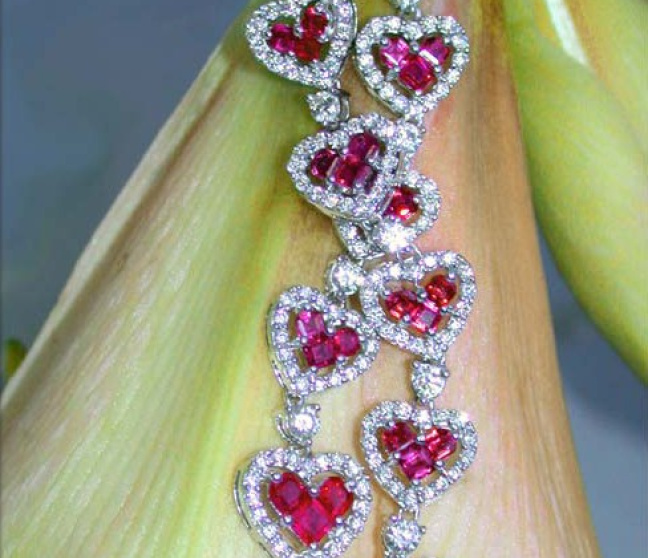 Rubin Ohrringe mit Diamanten
