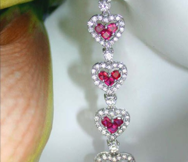 Rubin Ohrringe mit Diamanten