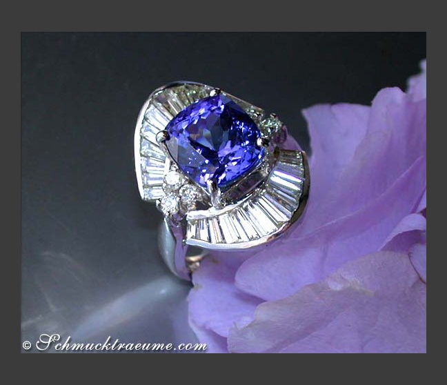 Tansanit Ring mit Brillanten & Diamanten
