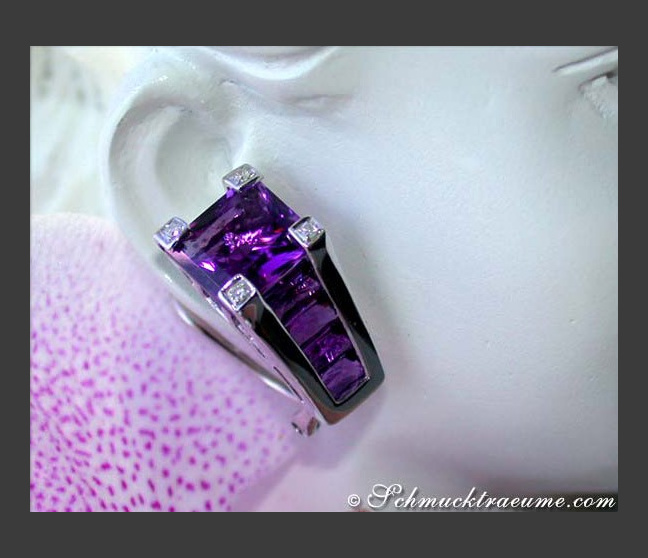 Amethyst Ohrstecker mit Diamanten