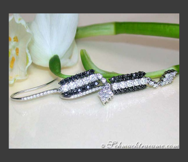 Ohrhänger mit schwarzen Diamanten