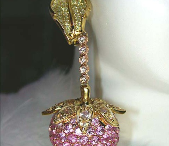 Ohrringe mit pinken Saphiren und gelben Diamanten