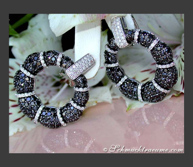 Ohrringe mit schwarzen Diamanten