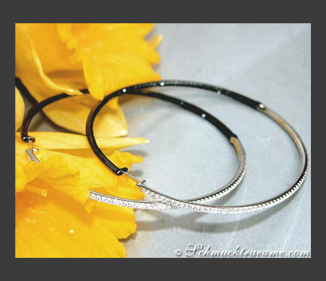 Creolen mit schwarzen Diamanten