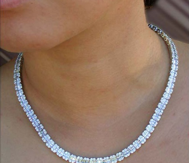 Hochwertiger Schmuck für Damen - online kaufen auf Schmucktraeume.com 