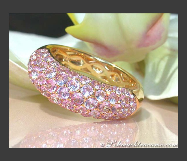 Rosa Saphir Pavé Ring in Gelbgold 585