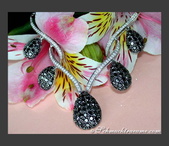 Brillanten Collier mit schwarzen Diamanten
