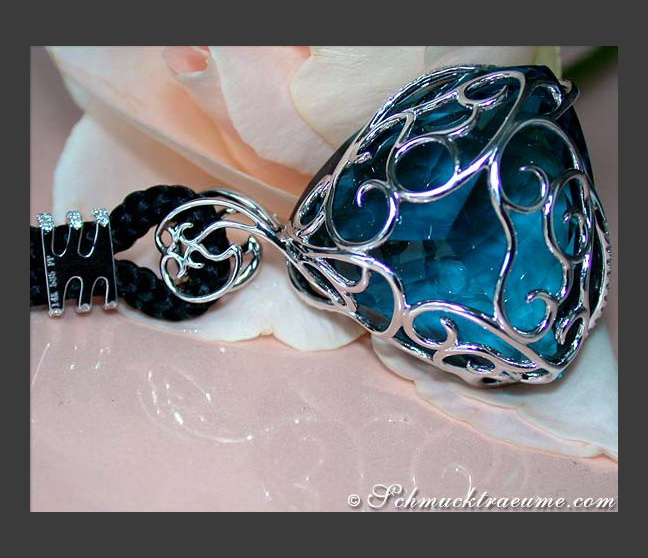 Blautopas Collier mit Brillanten