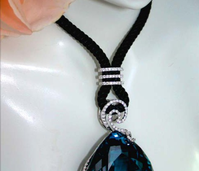 Blautopas Collier mit Brillanten
