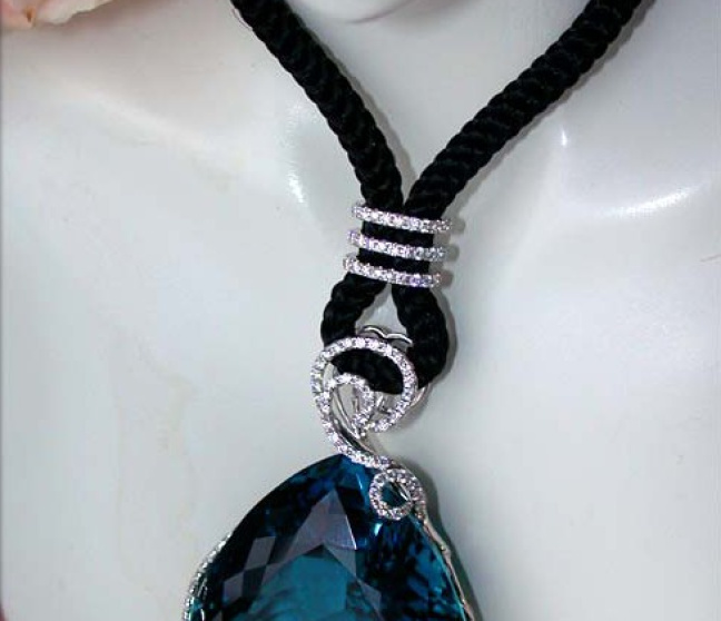 Blautopas Collier mit Brillanten