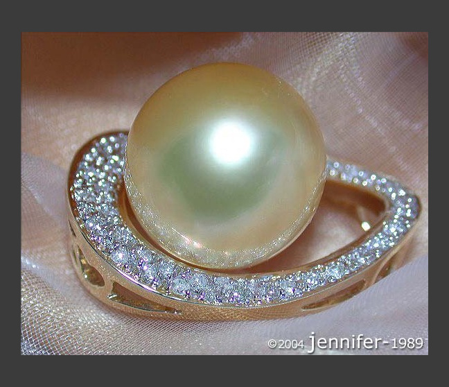 Wundervoller goldene Südseeperle Anhänger im Mikimoto Design