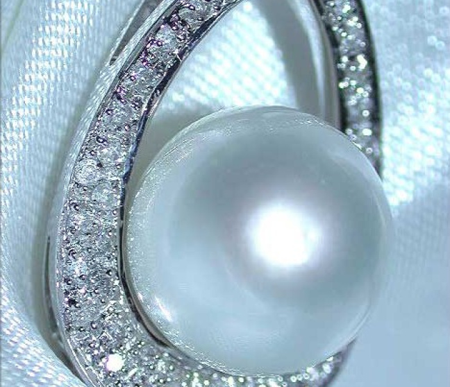 Attraktiver Südseeperle Anhänger im Mikimoto Design