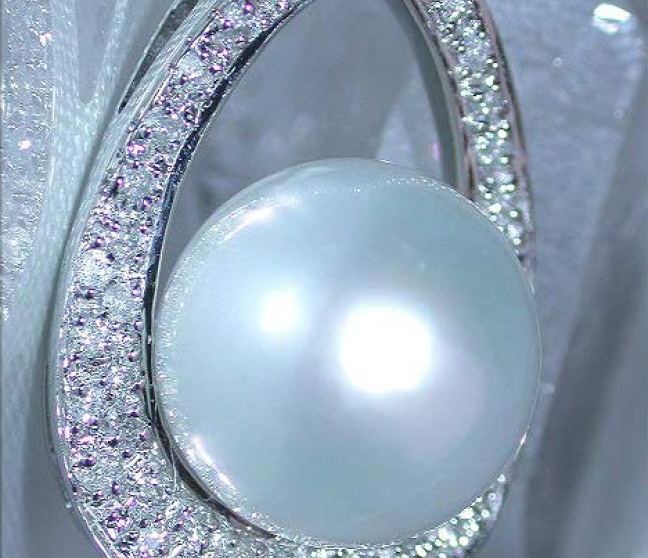 Attraktiver Südseeperle Anhänger im Mikimoto Design