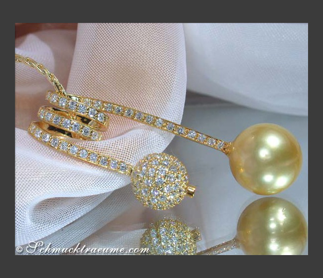 Goldene Südseeperle Anhänger mit Brillanten Pavé Kugel