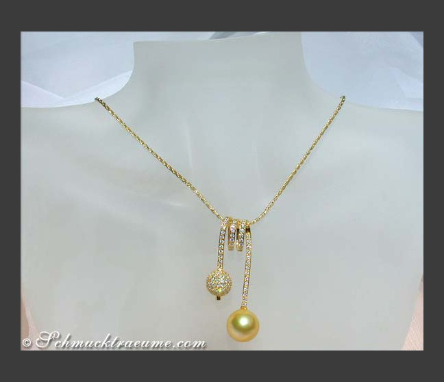 Goldene Südseeperle Anhänger mit Brillanten Pavé Kugel