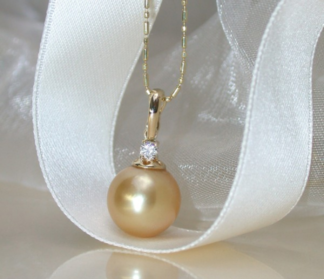 Goldene Südseeperle Anhänger mit Kette