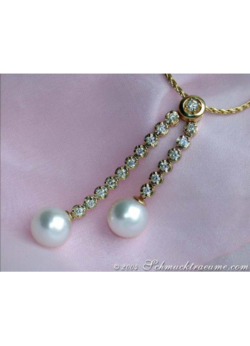 Impressive Diamond Pendant with two Southsea Pearls