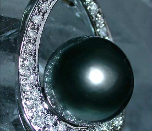 Bildschöner Tahitiperle Brillanten Anhänger im Mikimoto Design