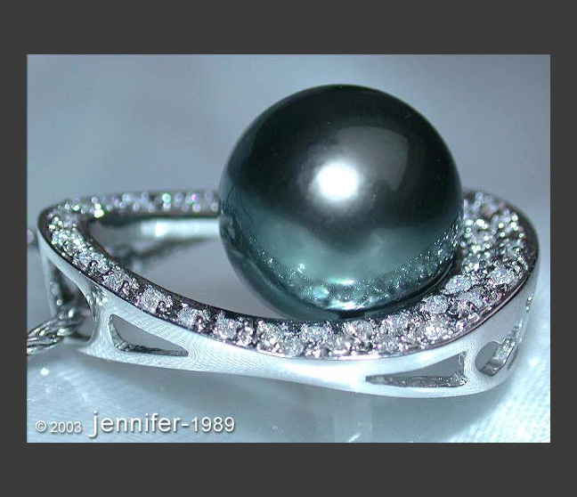 Bildschöner Tahitiperle Brillanten Anhänger im Mikimoto Design