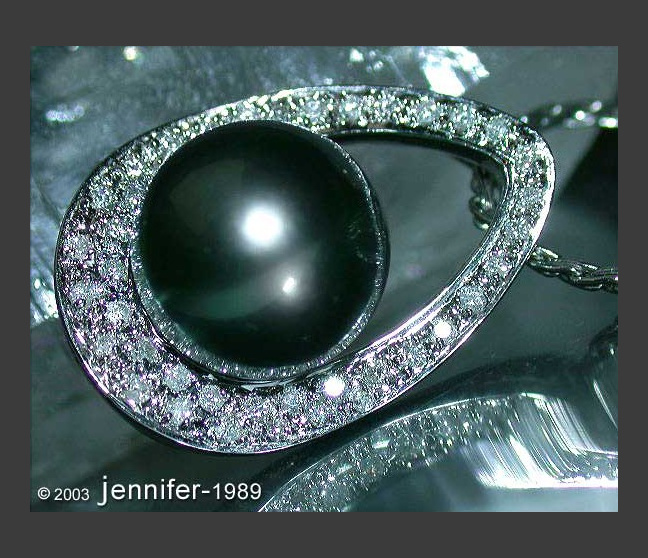 Bildschöner Tahitiperle Brillanten Anhänger im Mikimoto Design