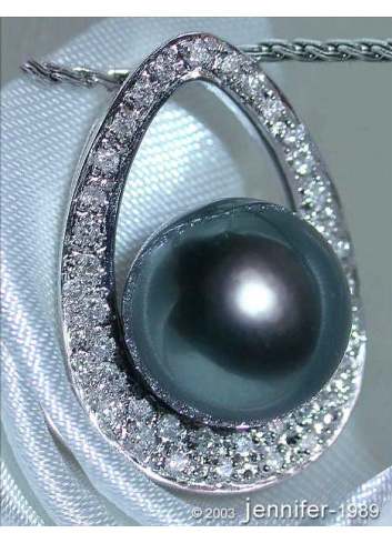 Picture Perfect Tahitian Pearl Pendant with Diamonds (Mikimoto Design)