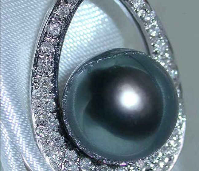 Bildschöner Tahitiperle Brillanten Anhänger im Mikimoto Design