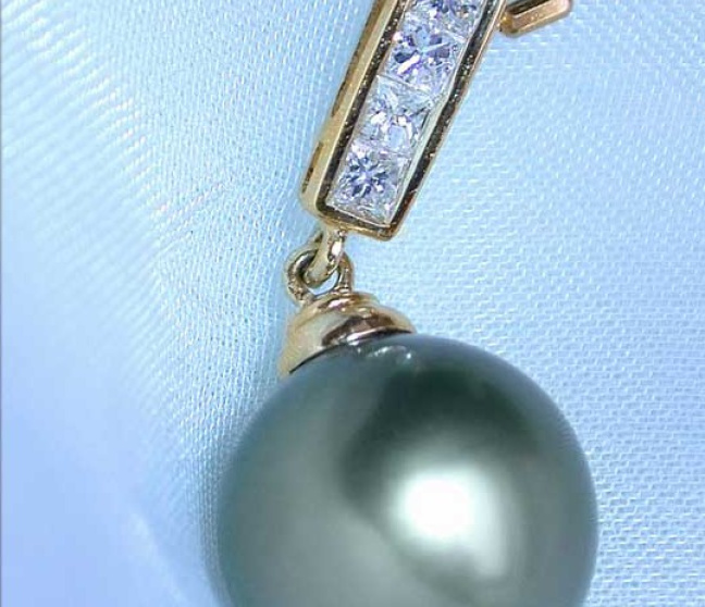 Klassischer Tahitiperle Diamanten Anhänger in Gelbgold 750