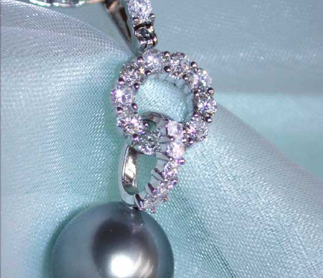 Charmanter Tahitiperle Anhänger mit Brillanten