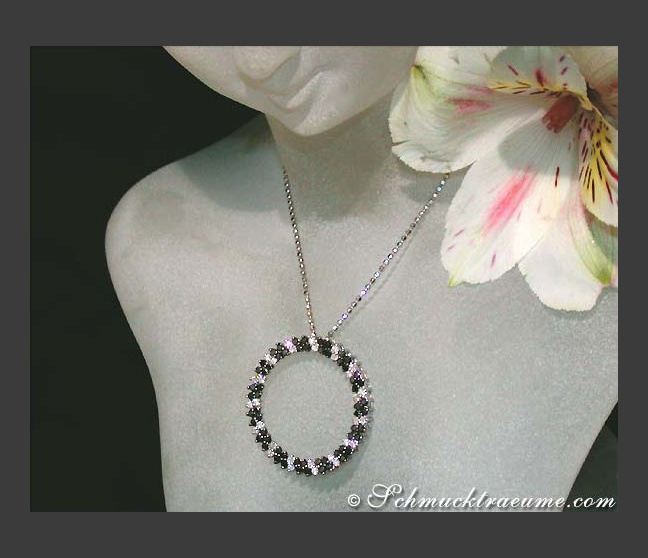 Brillanten & schwarze Diamanten Anhänger